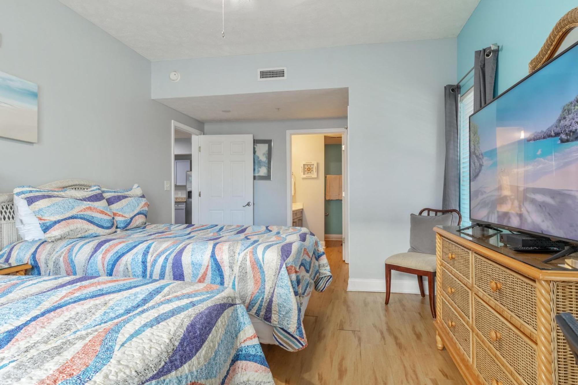Mv105b Myrtle 4br/3b Across From The Game Villa *
