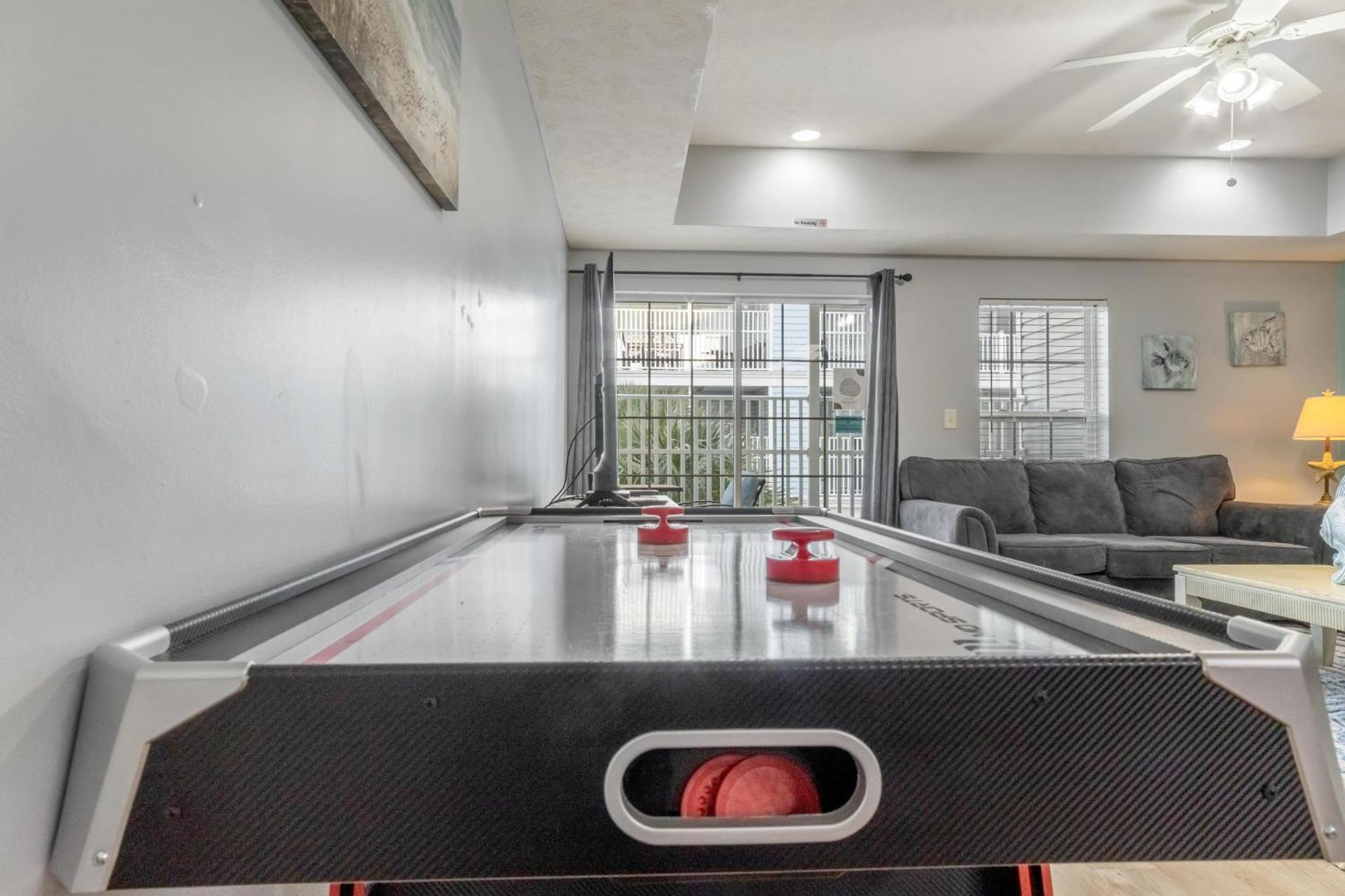 Mv105b Myrtle 4br/3b Across From The Game