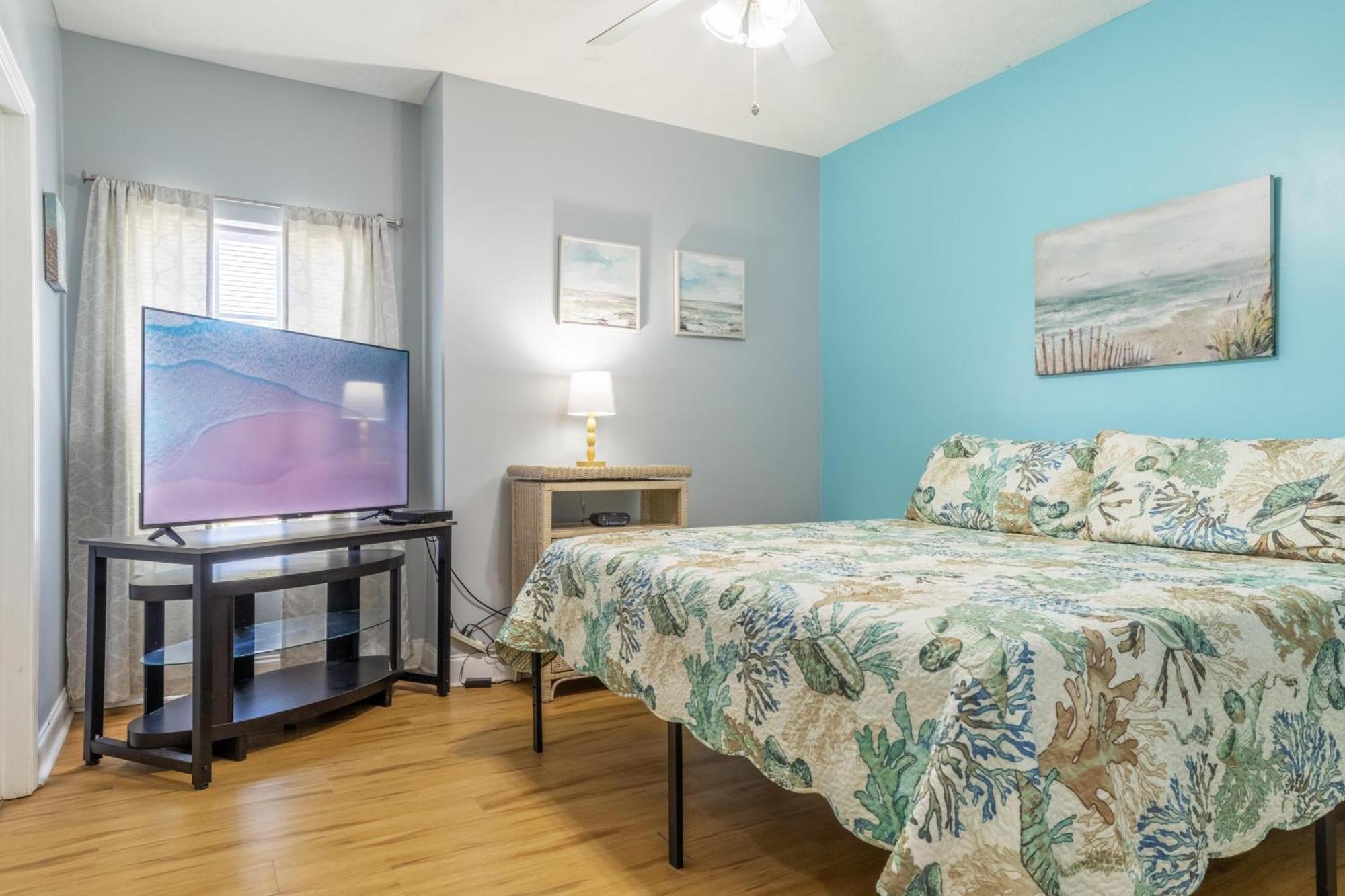 Villa Mv105b Myrtle 4br/3b Across From The Game Myrtle Beach