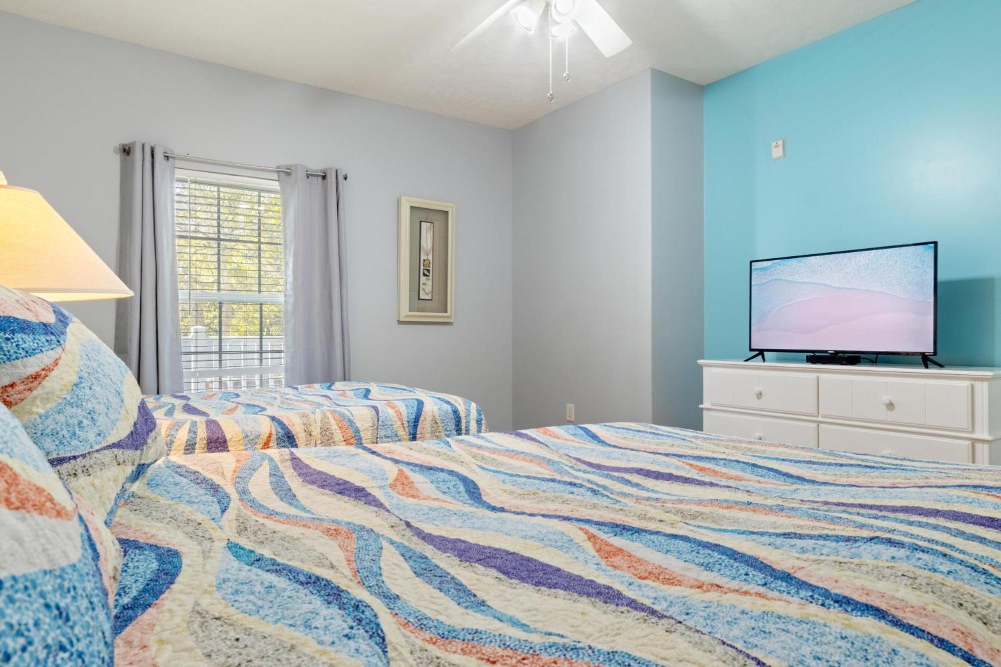 Mv105b Myrtle 4br/3b Across From The Game