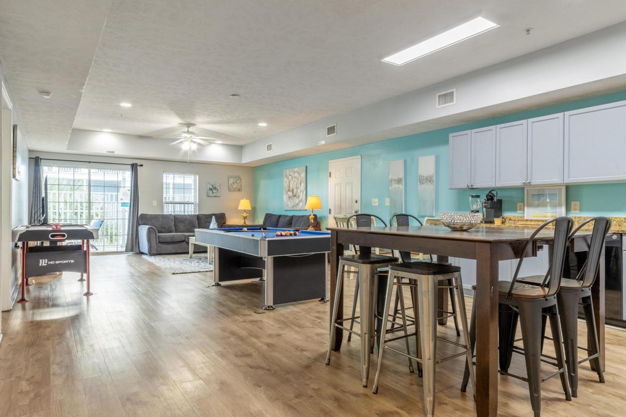 Mv105b Myrtle 4br/3b Across From The Game Villa