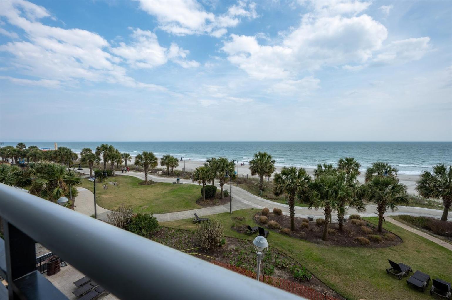 Oceanfront Convenience On Lower Floor, Heated Pool
