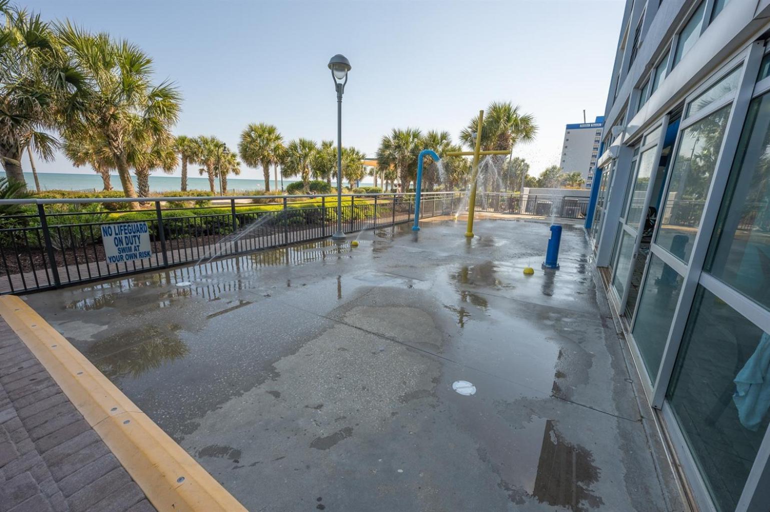 Oceanfront Convenience On Lower Floor, Heated Pool Holiday home
