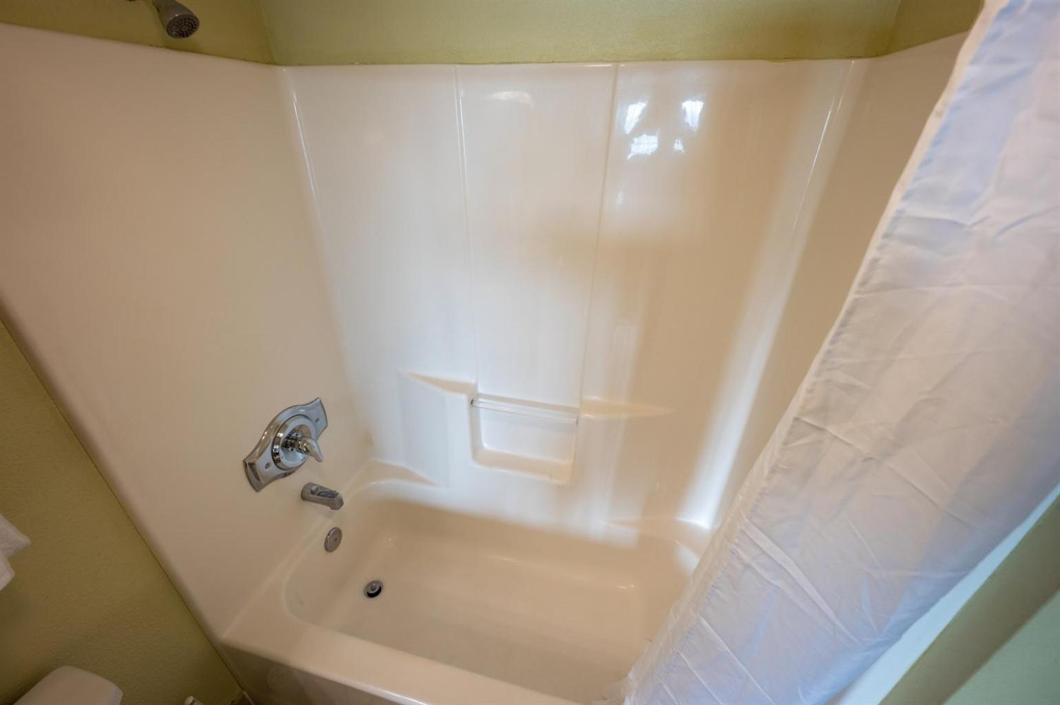 Oceanfront Convenience On Lower Floor, Heated Pool