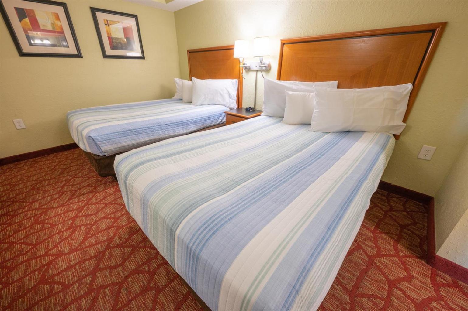 Direct View Centrally Located Oceanfront Boardwalk * Myrtle Beach