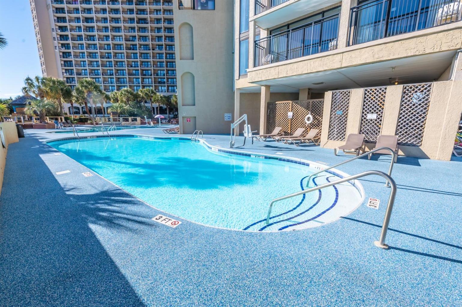 Oceanfront 1Br Condo W Balcony, North Myrtle Beach Apartment *