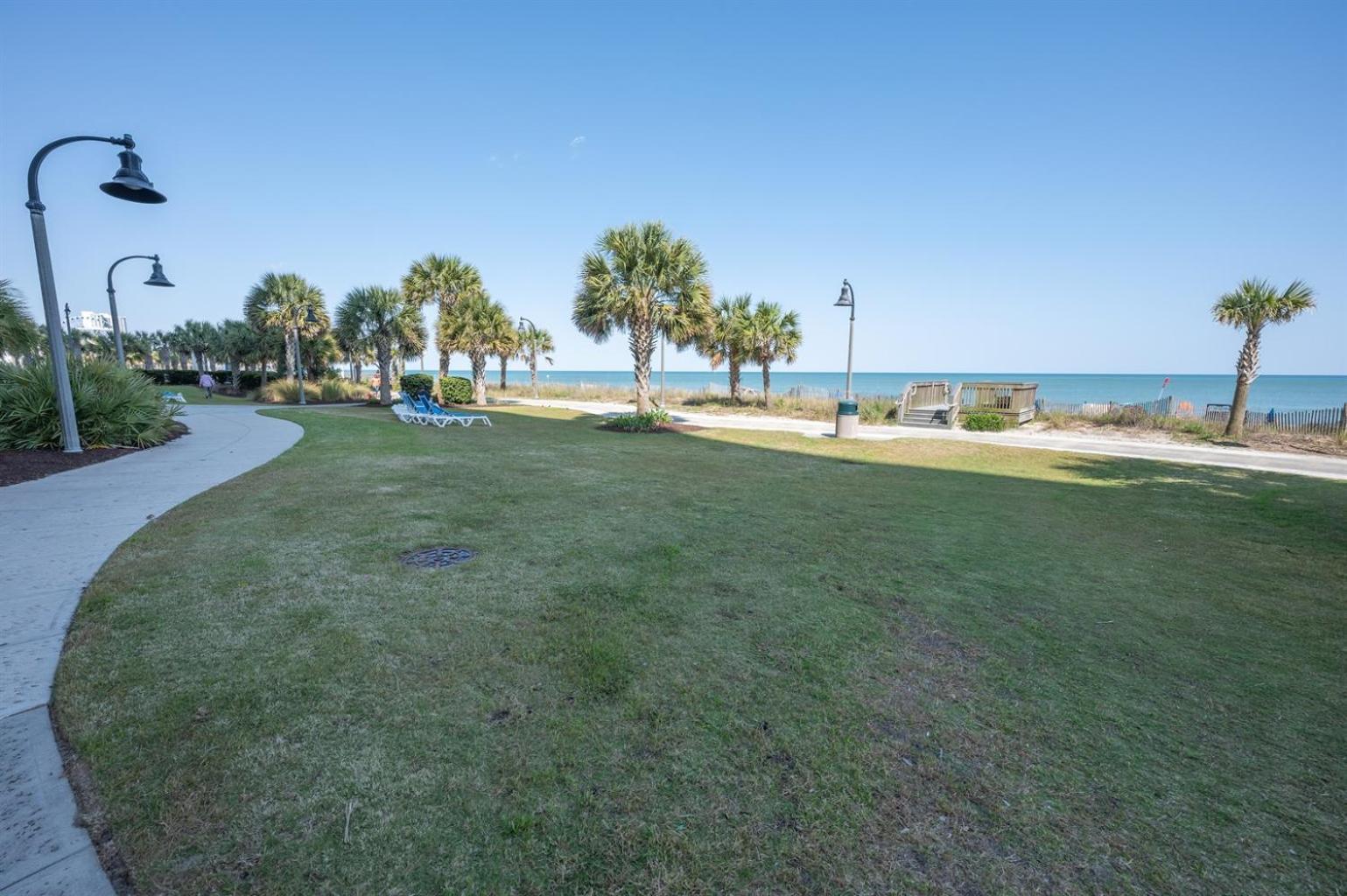 Apartment Oceanfront,heated Pools,boardwalk, Location,views!