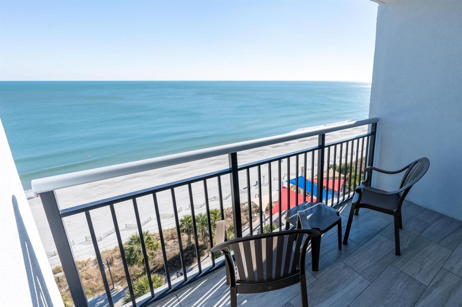 Oceanfront,heated Pools,boardwalk, Location,views! Apartment *