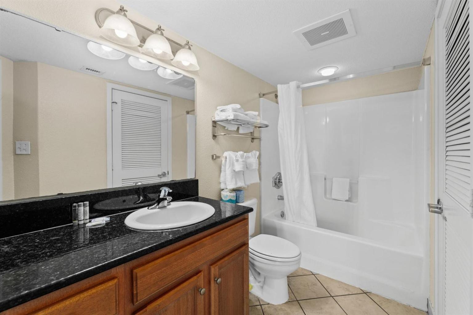 Spacious, Bay View - Close To Boardwalk, Location! *