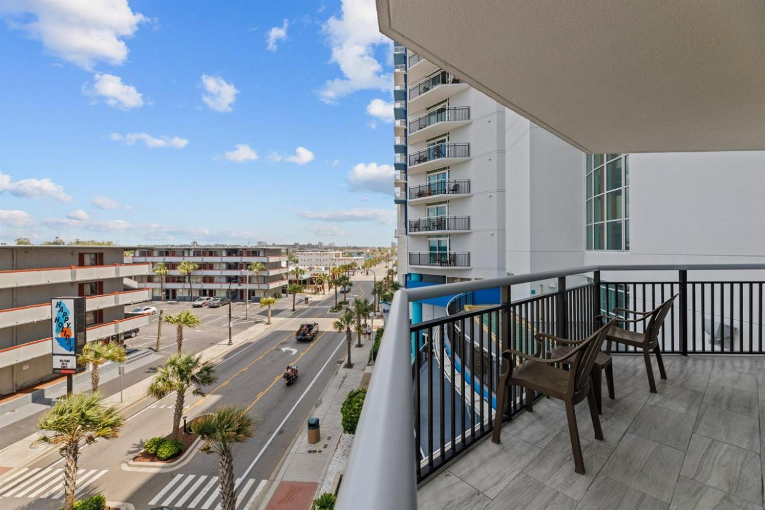 Spacious, Bay View - Close To Boardwalk, Location! Myrtle Beach