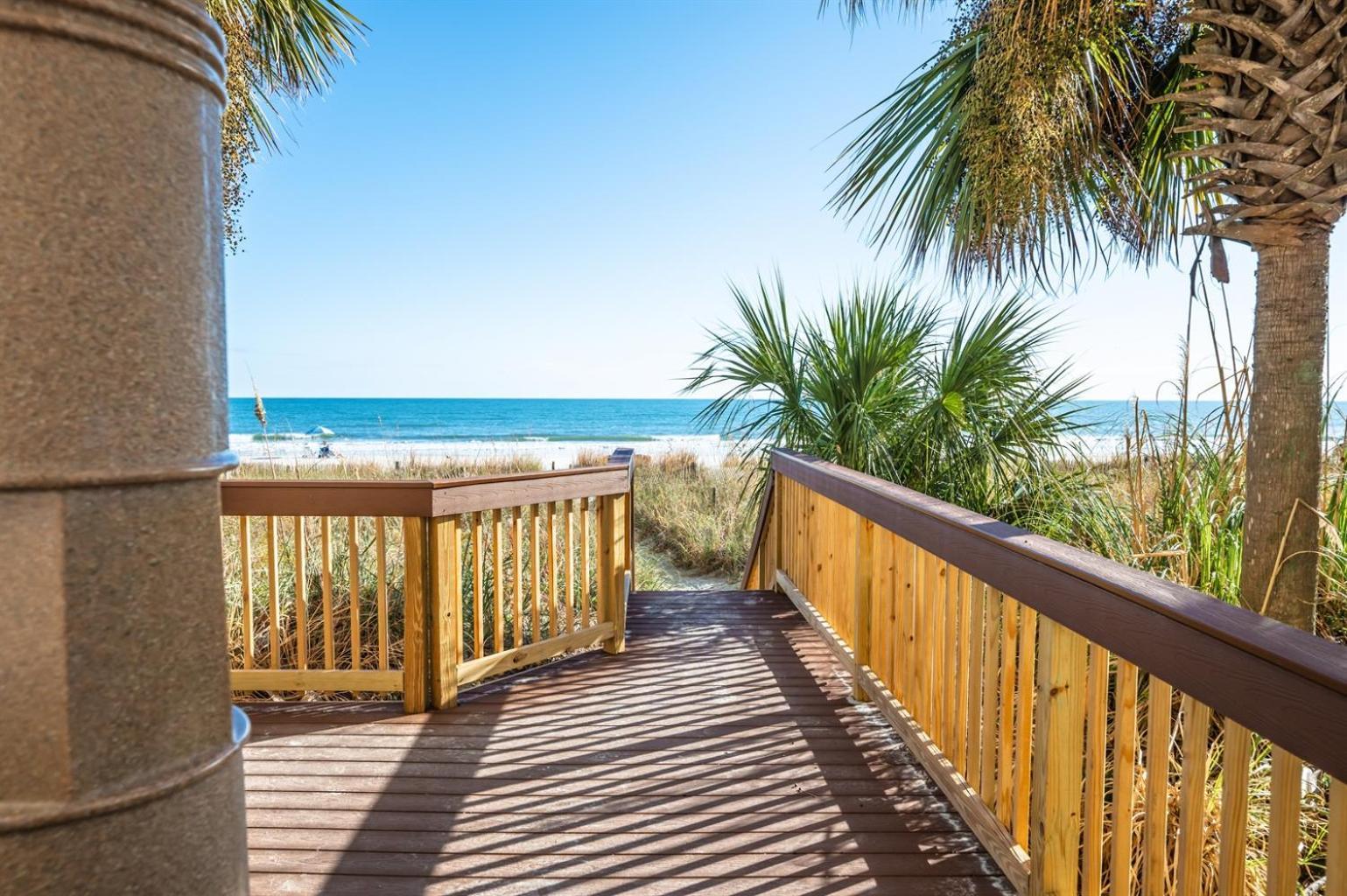 Holiday home Baywatch Renovated, Unobstructed Oceanfront Views!