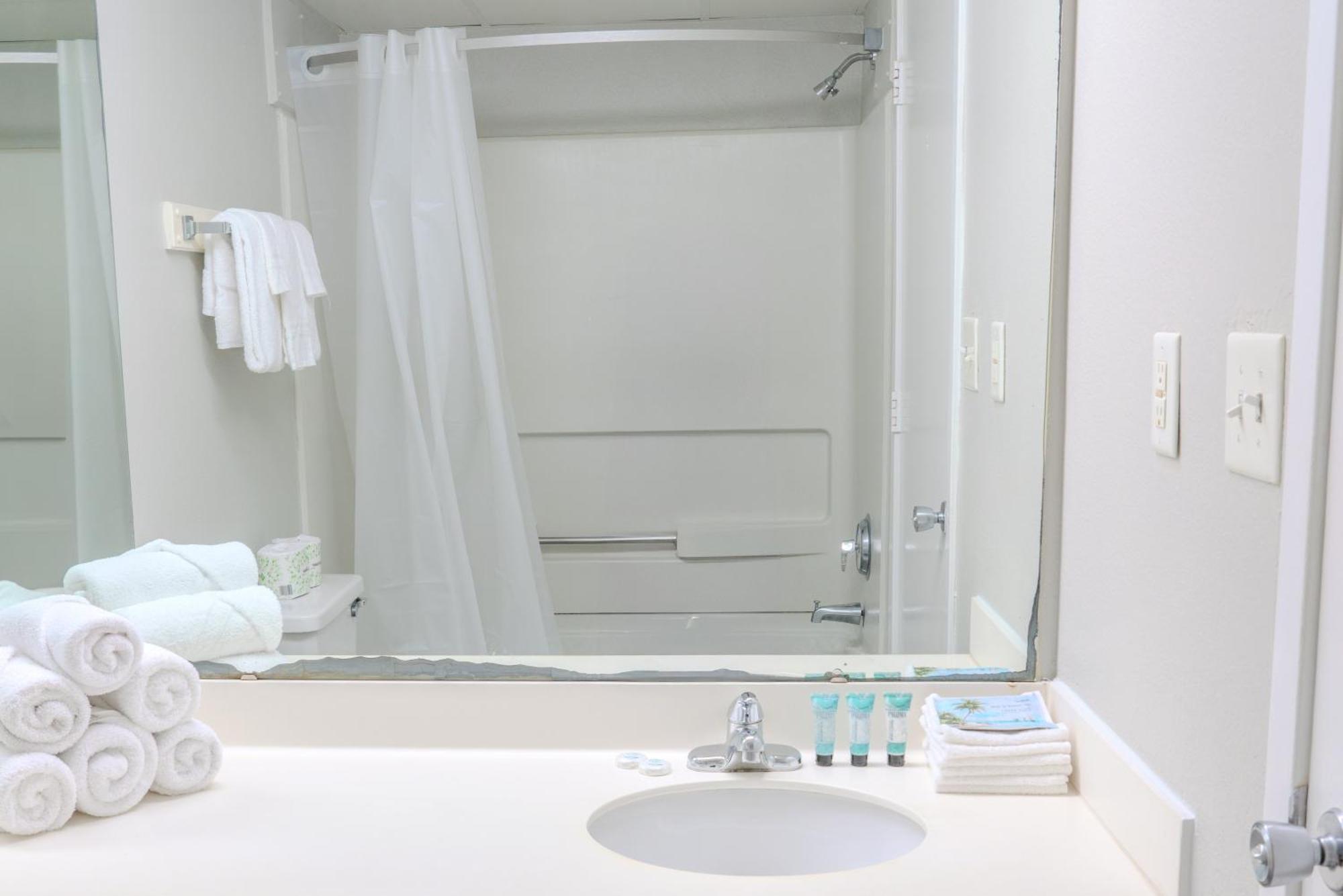 Recently Updated Oceanview King Suite! Sea Mist 50504! Sleeps 4! Myrtle Beach