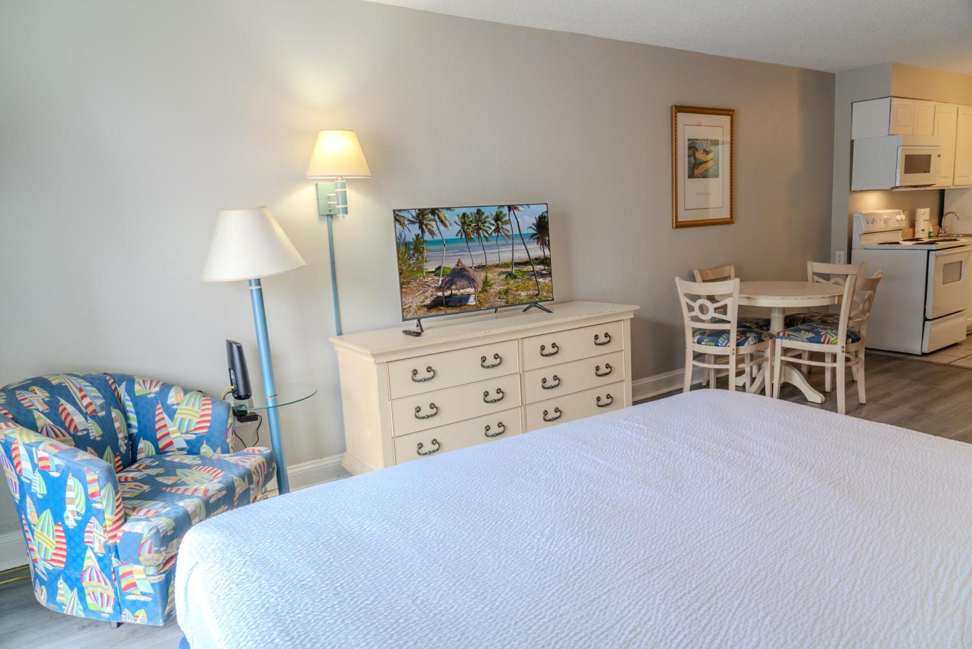 Recently Updated Oceanview King Suite! Sea Mist 50504! Sleeps 4! Holiday home