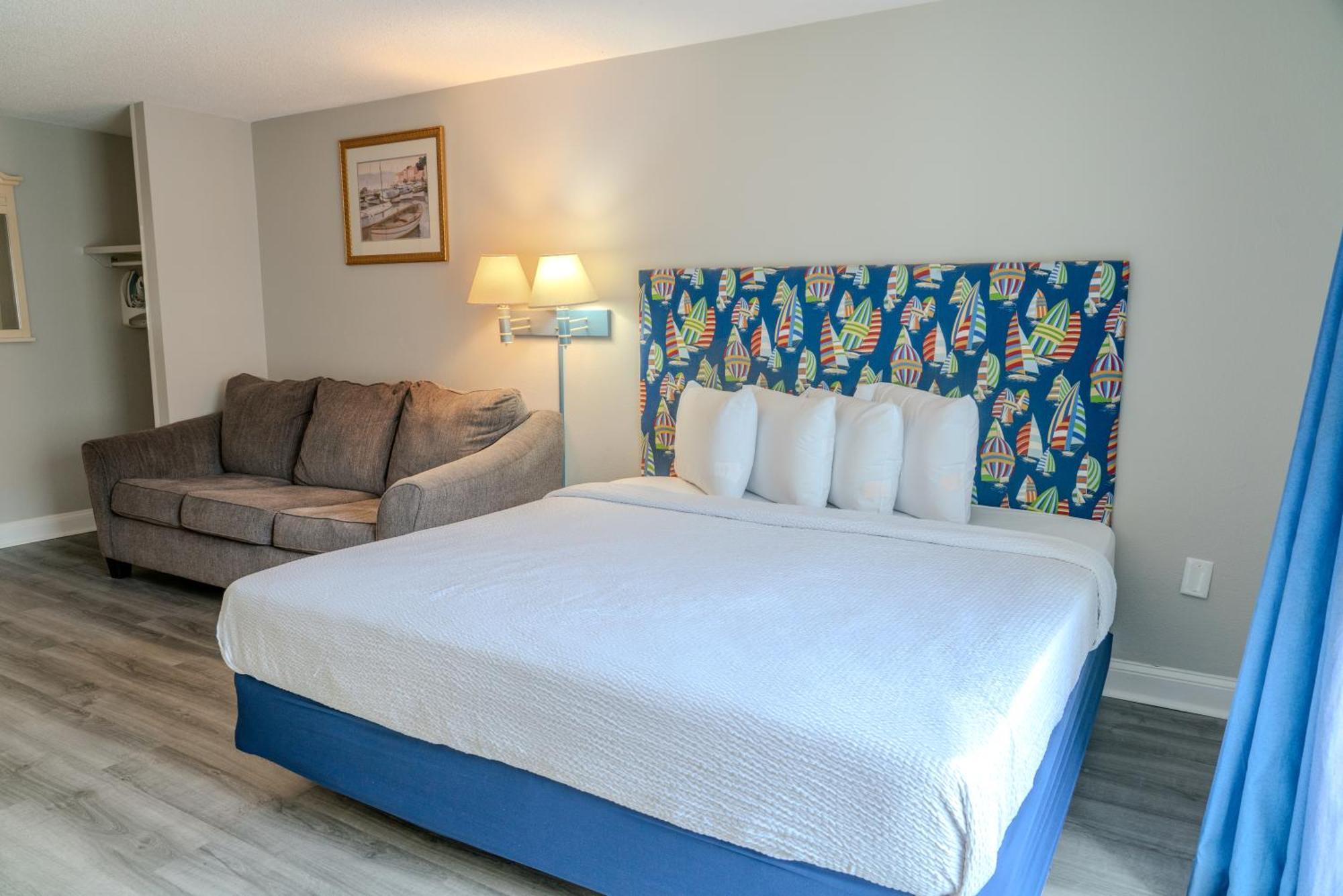 Recently Updated Oceanview King Suite! Sea Mist 50504! Sleeps 4! Holiday home *