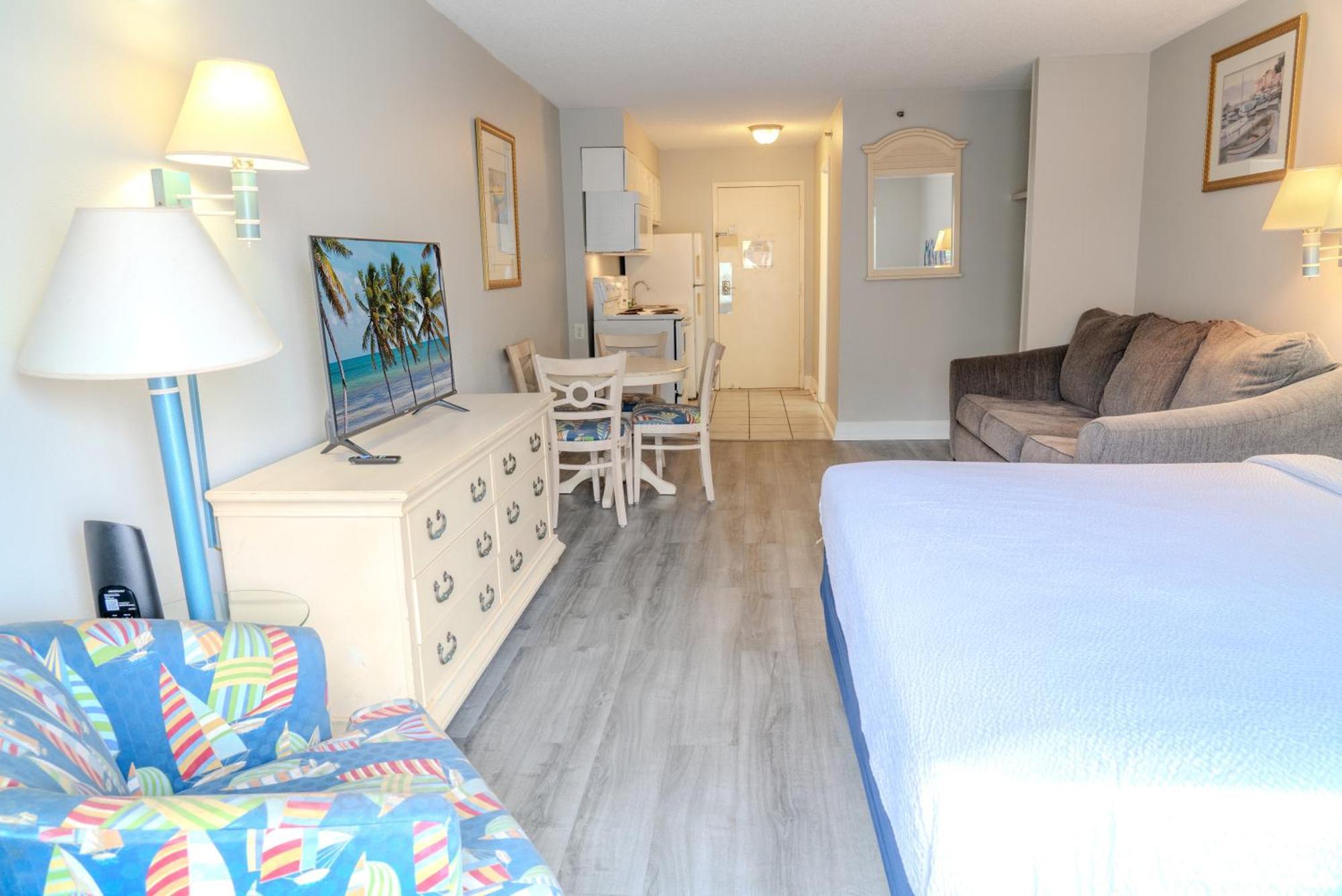 Recently Updated Oceanview King Suite! Sea Mist 50504! Sleeps 4! Holiday home *