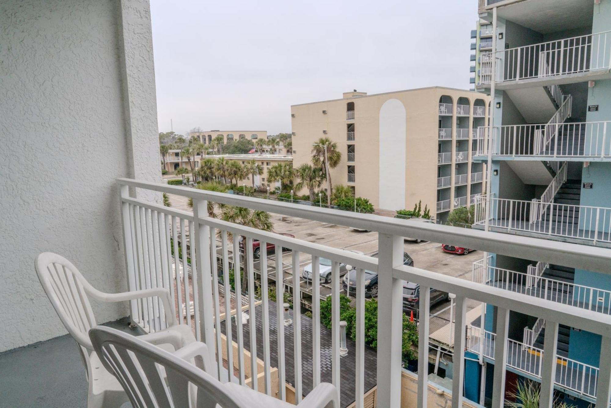 Recently Updated Oceanview King Suite! Sea Mist 50504! Sleeps 4! Holiday home