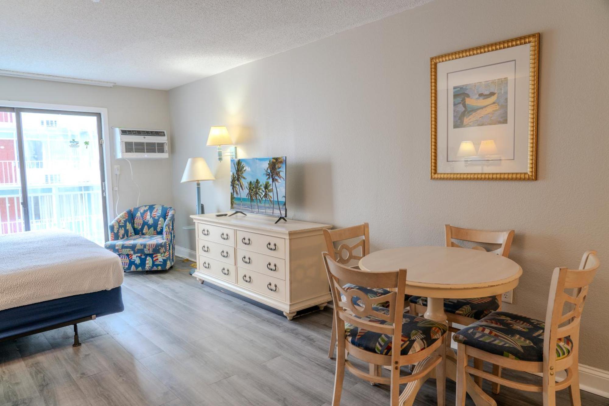 Holiday home Recently Updated Oceanview King Suite! Sea Mist 50504! Sleeps 4!