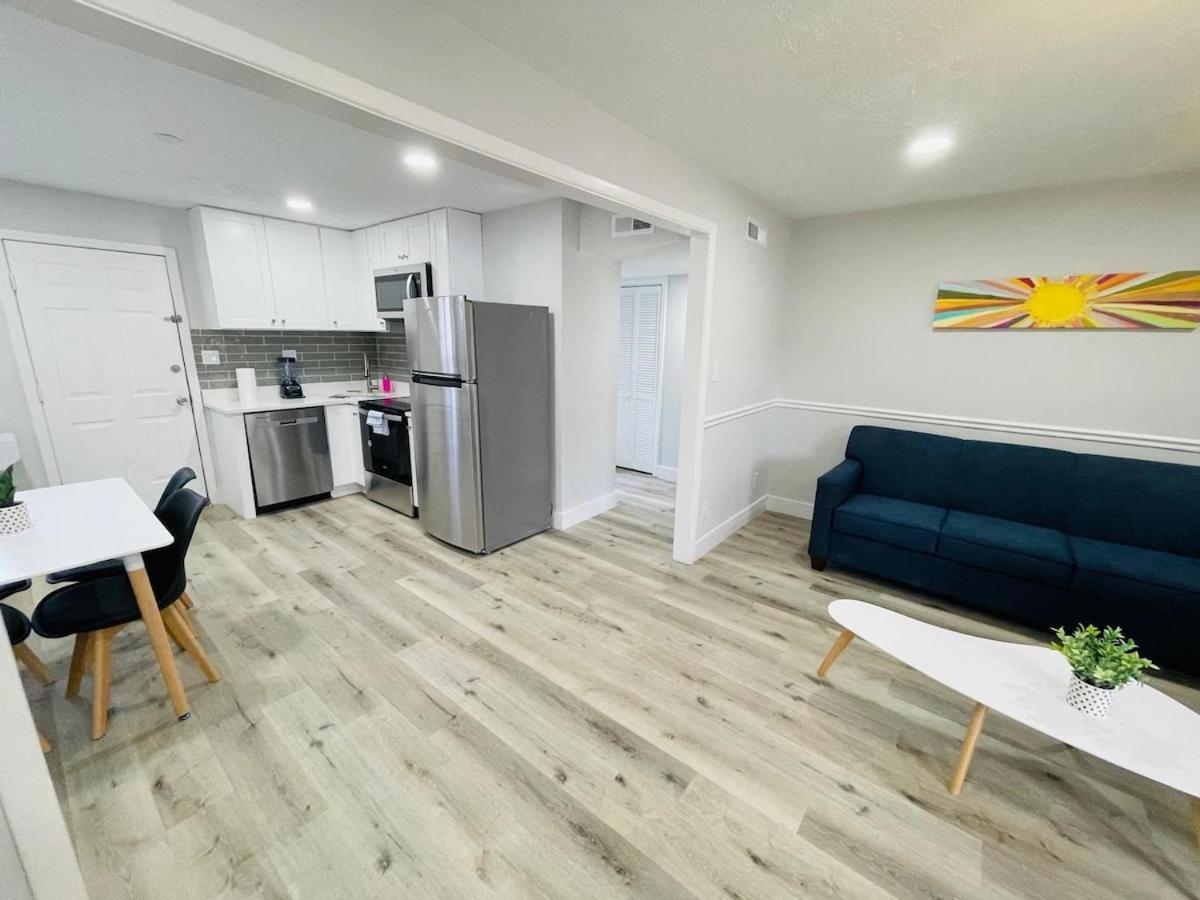 Perfect Vacation Walk To The 11 Apartment *