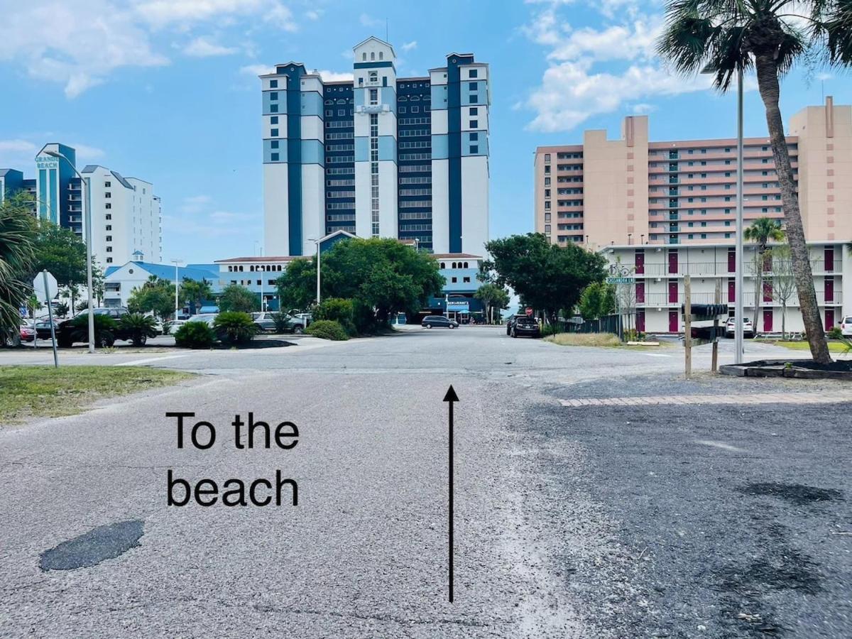 Perfect Vacation Walk To The 11 Apartment