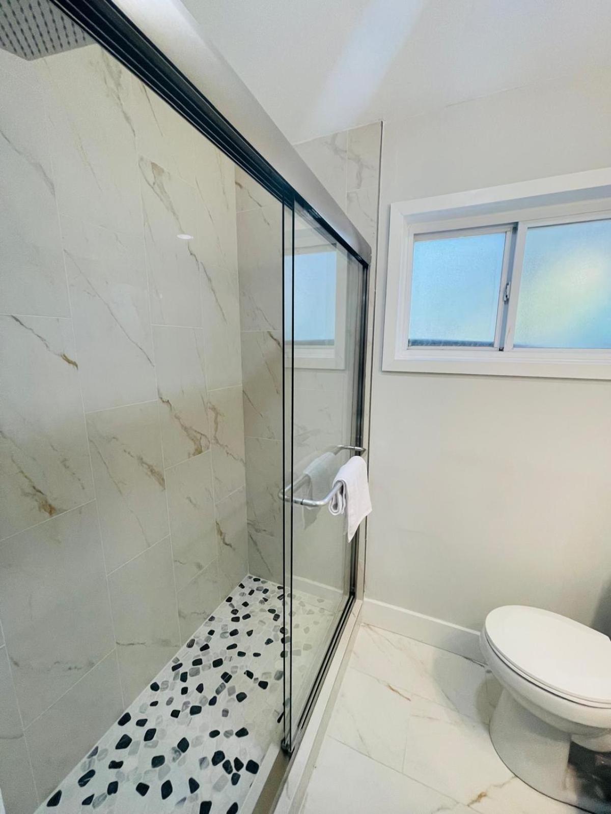 Apartment Perfect Vacation Walk To The 9 *
