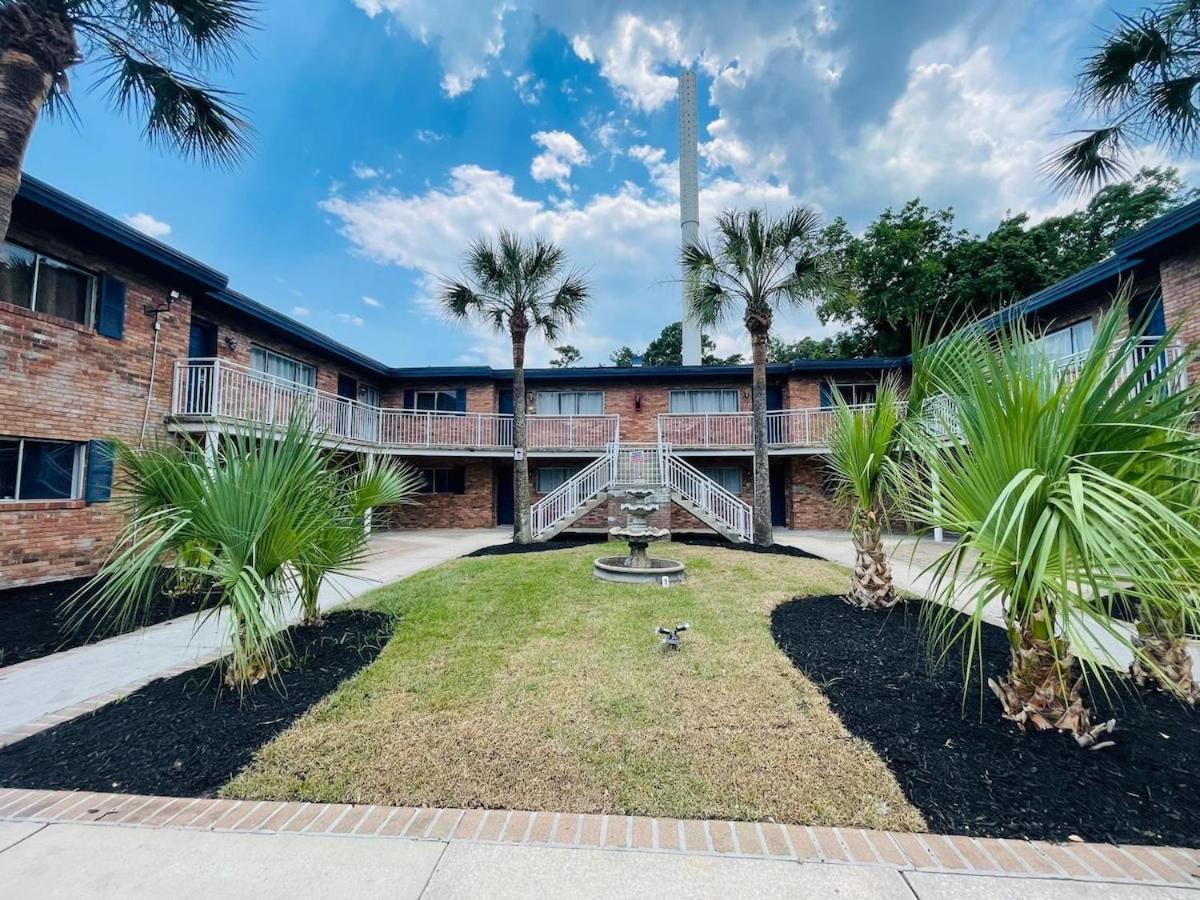 Perfect Vacation Walk To The 7 Apartment