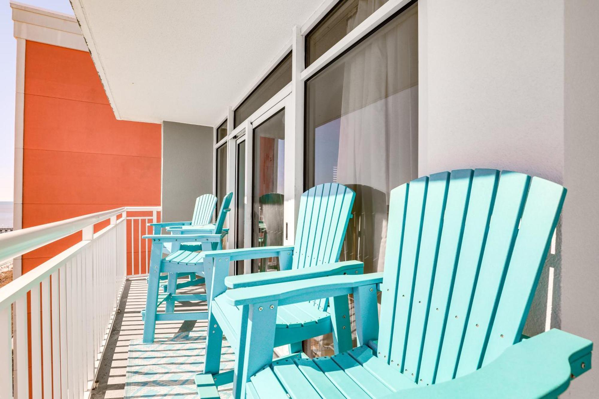 Oceanfront With Huge Balcony Walk To Skywheel Apartment *