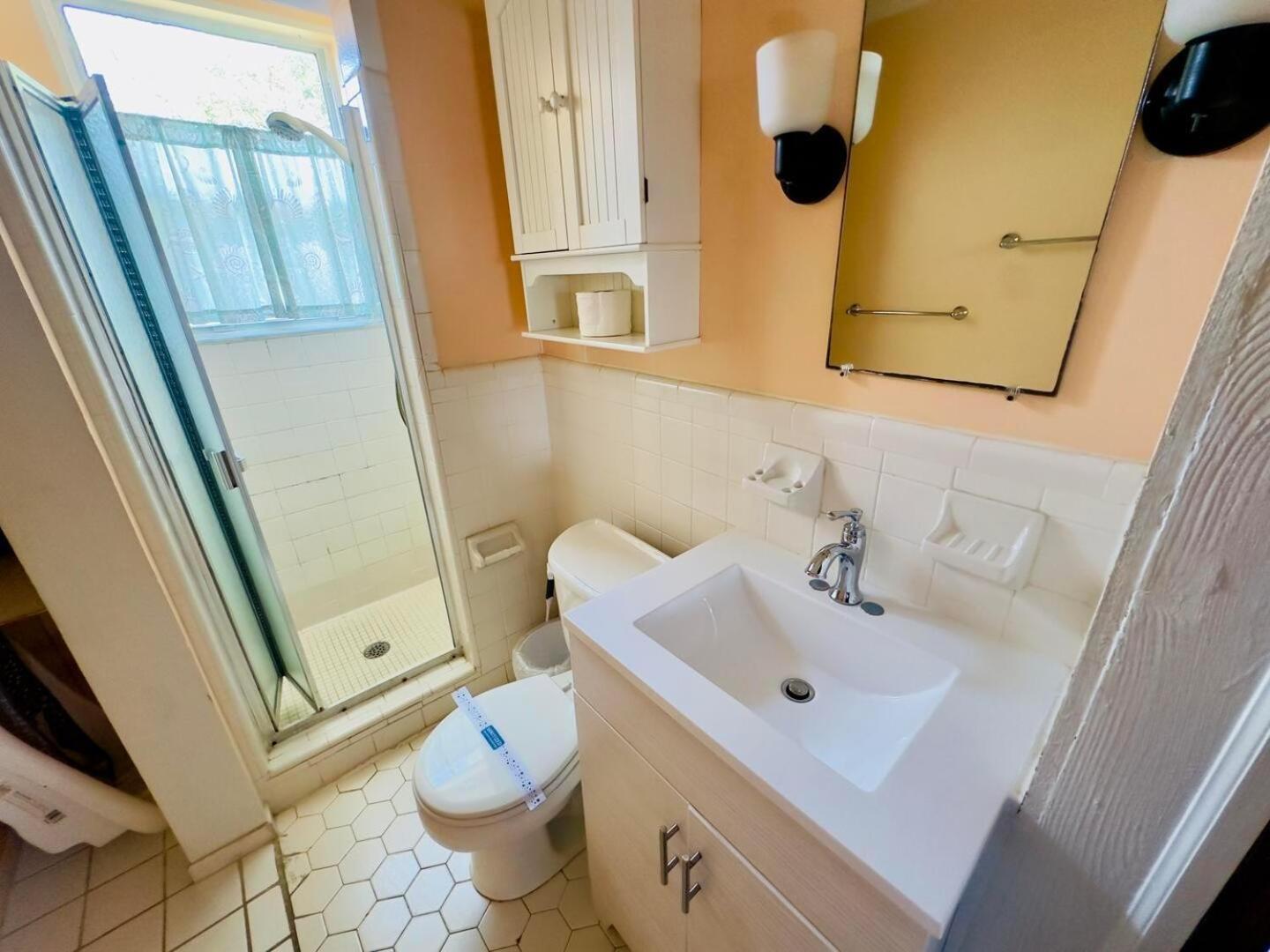 5 Bedroom House, Only 3 Minute Walk To The Beach! Holiday home Myrtle Beach