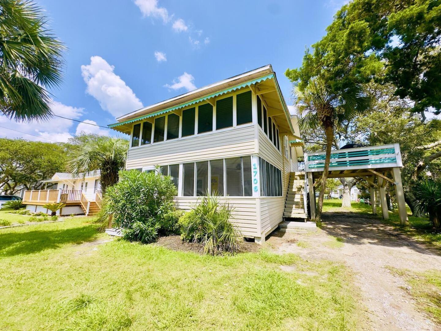 5 Bedroom House, Only 3 Minute Walk To The Beach! Myrtle Beach
