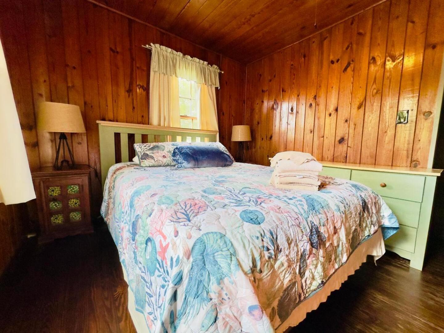 5 Bedroom House, Only 3 Minute Walk To The Beach! Myrtle Beach