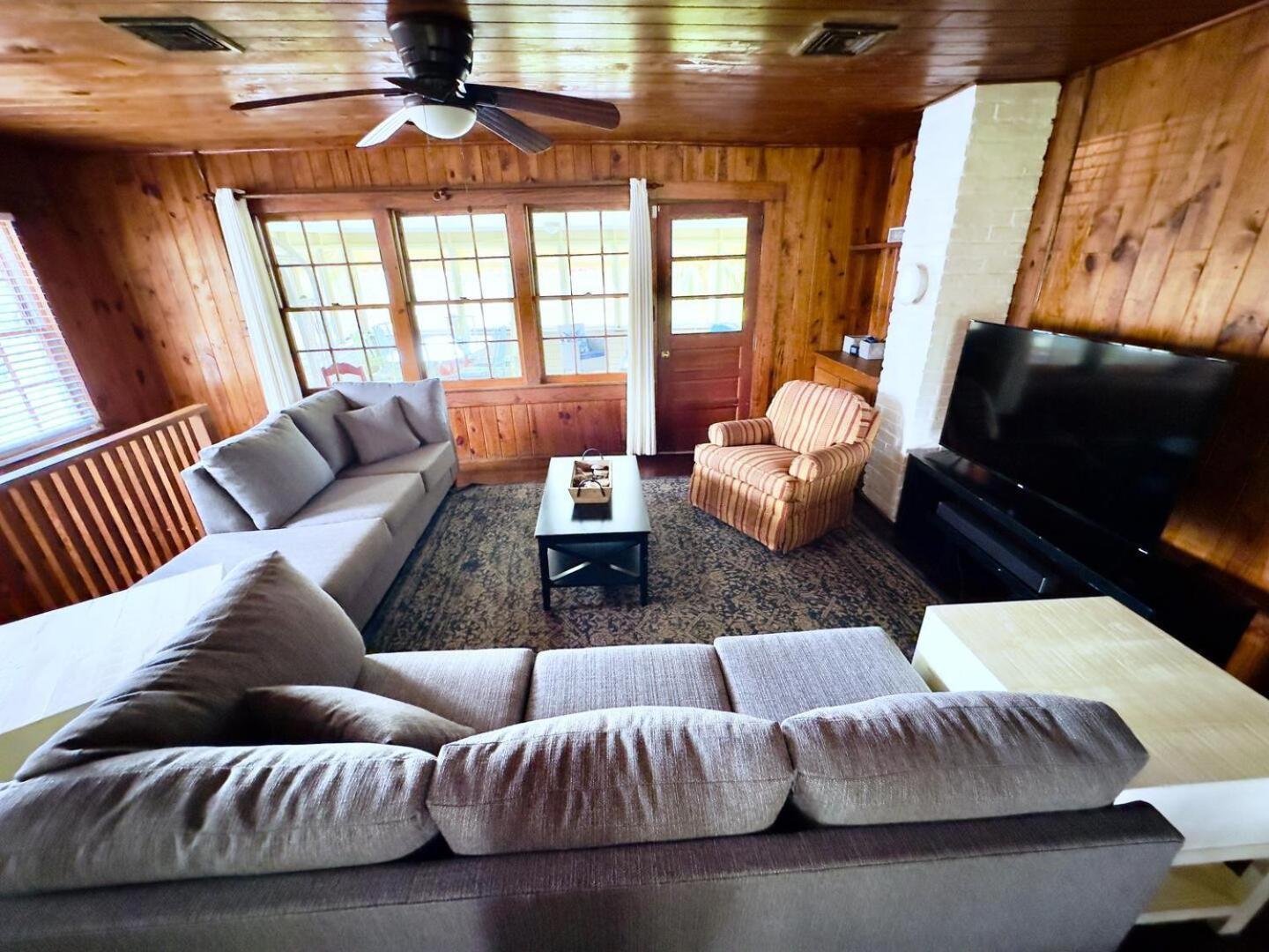 Holiday home 5 Bedroom House, Only 3 Minute Walk To The Beach! Myrtle Beach