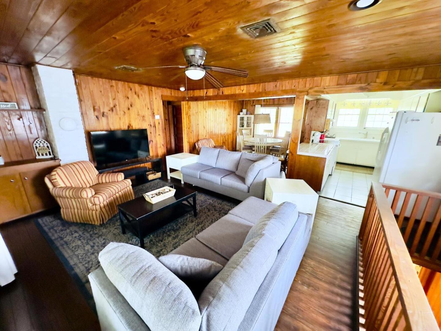 5 Bedroom House, Only 3 Minute Walk To The Beach! Myrtle Beach