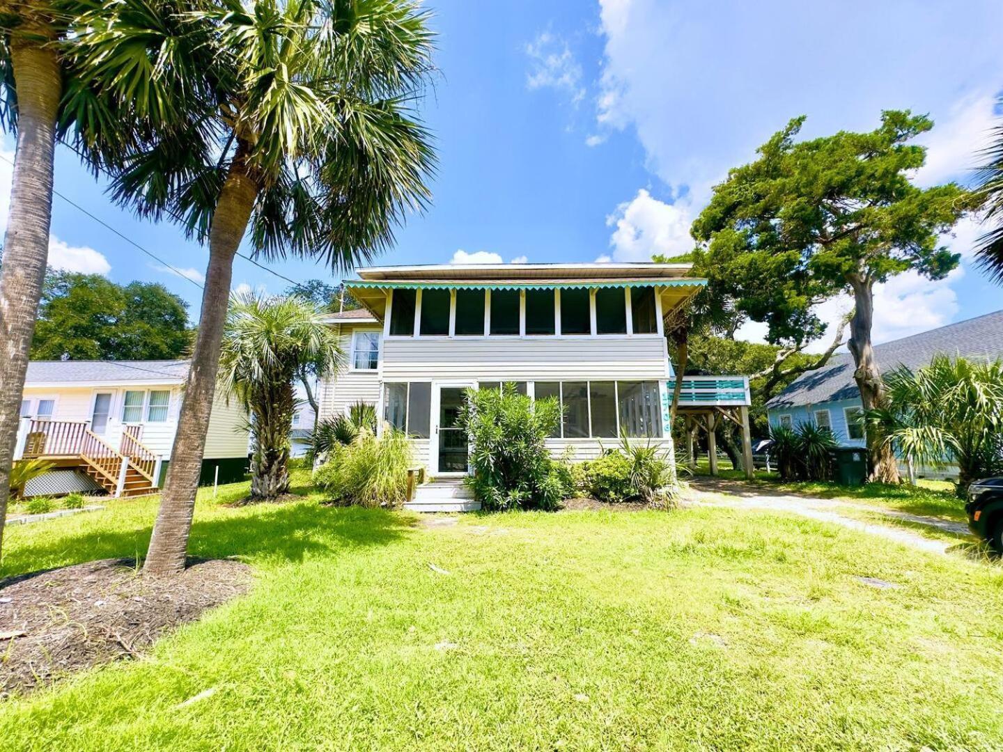 5 Bedroom House, Only 3 Minute Walk To The Beach! Holiday home *