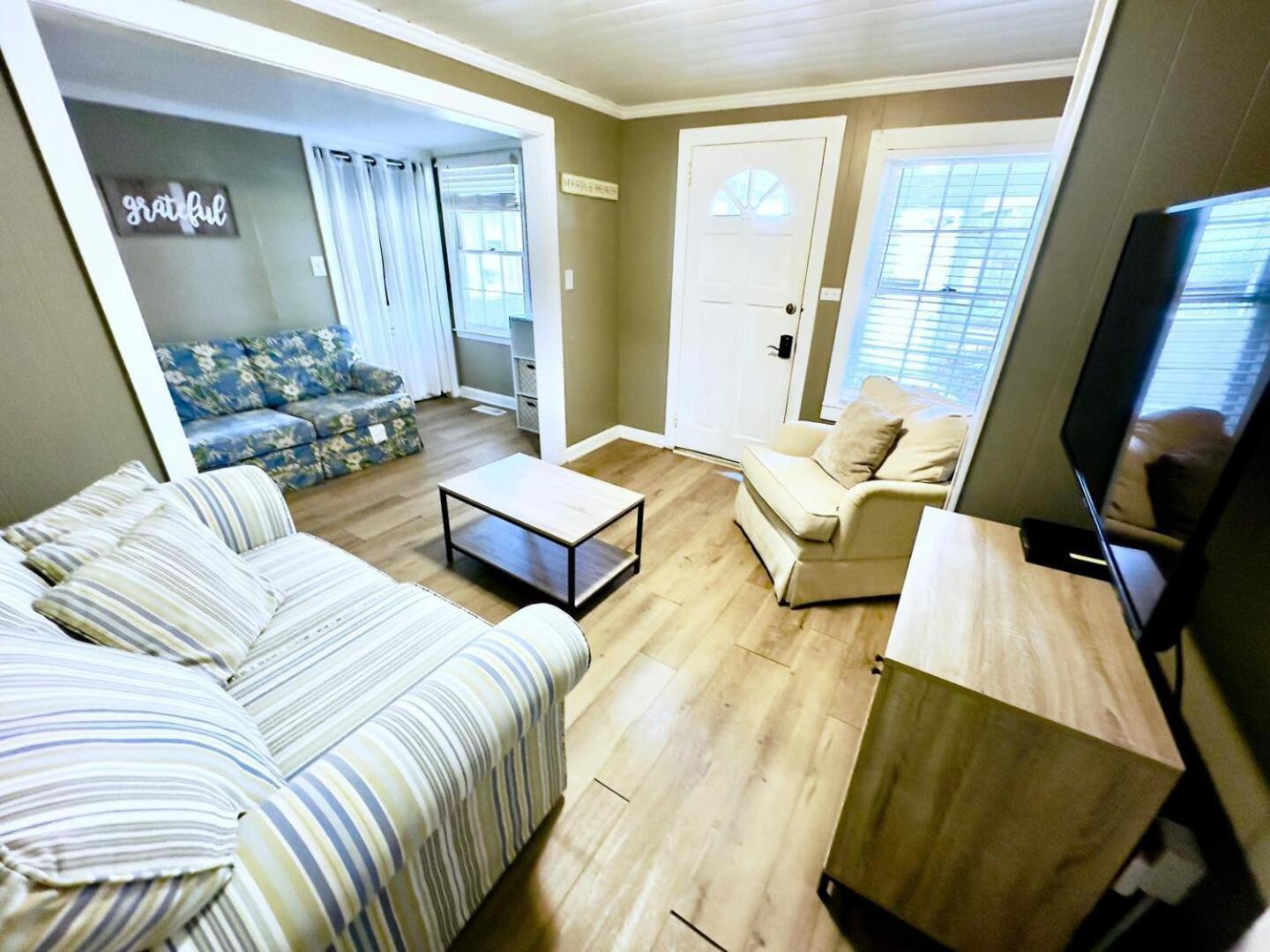 Holiday home 5 Bedroom House, Only 3 Minute Walk To The Beach! Myrtle Beach