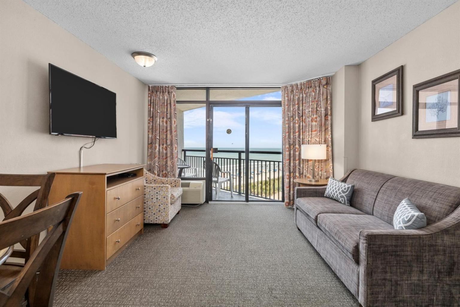 New Oceanview Landmark, King Bed, Handicap, Pools! *