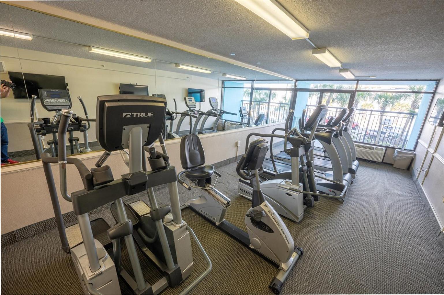 New Oceanview Landmark, King Bed, Handicap, Pools!