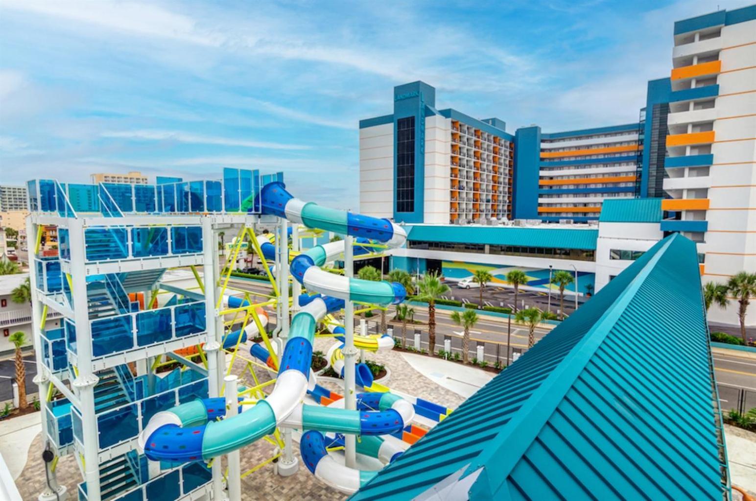 Remodeled Condo, Waterpark View At Landmark Holiday home Myrtle Beach