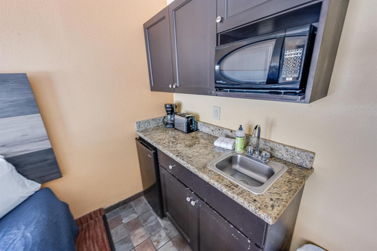 Remodeled Condo, Waterpark View At Landmark Holiday home