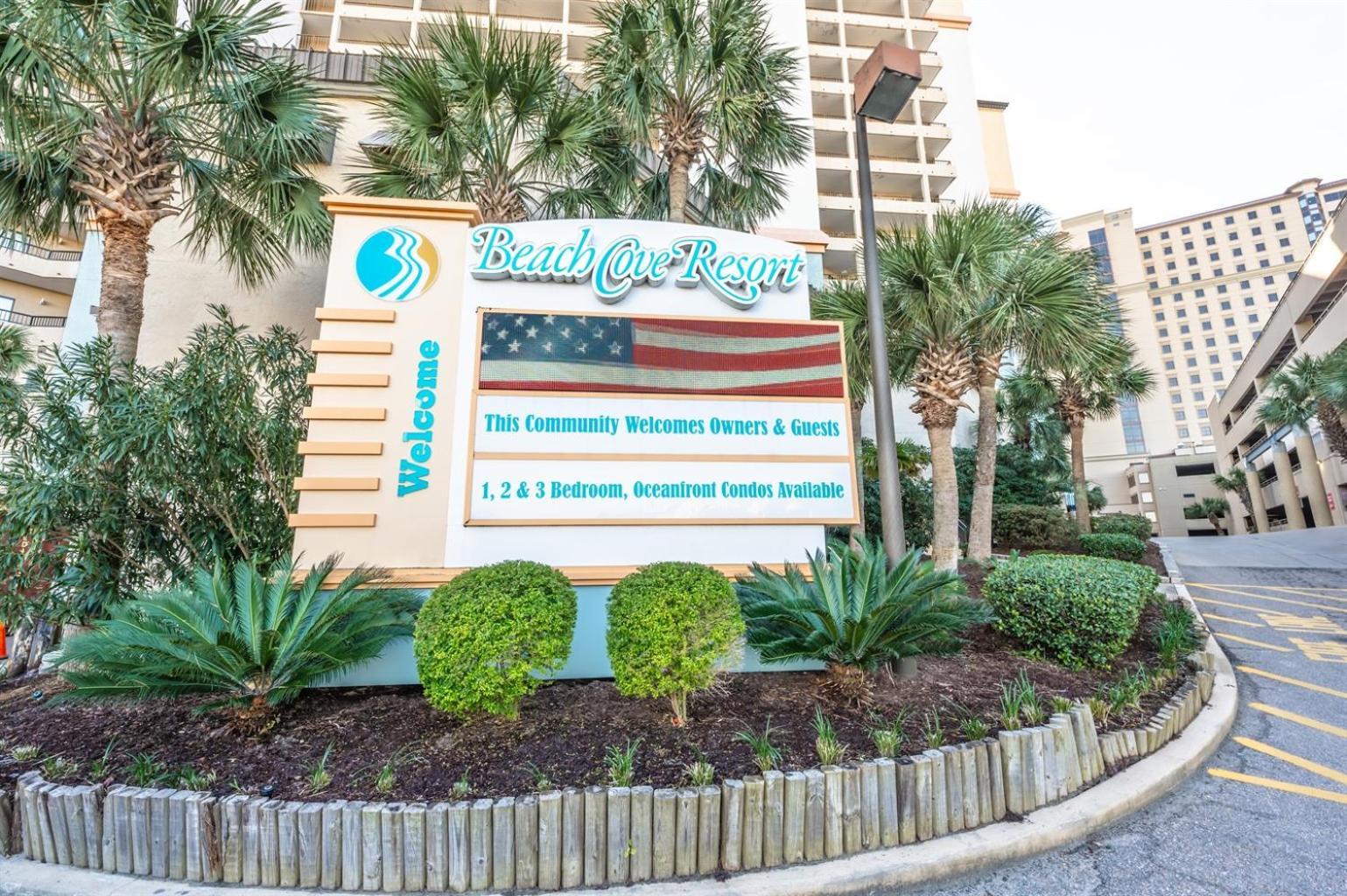Newly Renovated Oceanfront Direct,incredible Pools Holiday home *