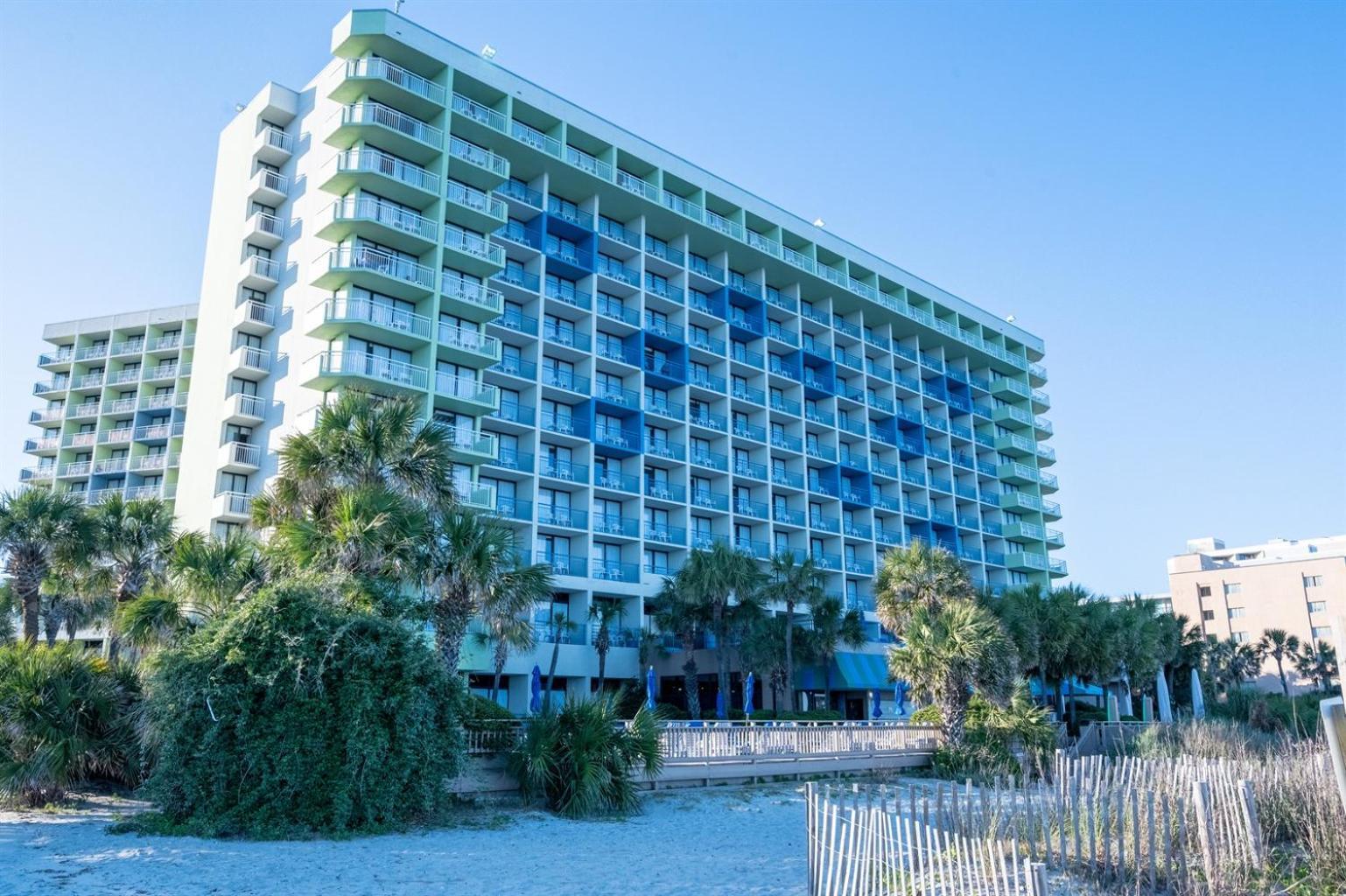 Oceanfront 1br With Heated Pools, Coral