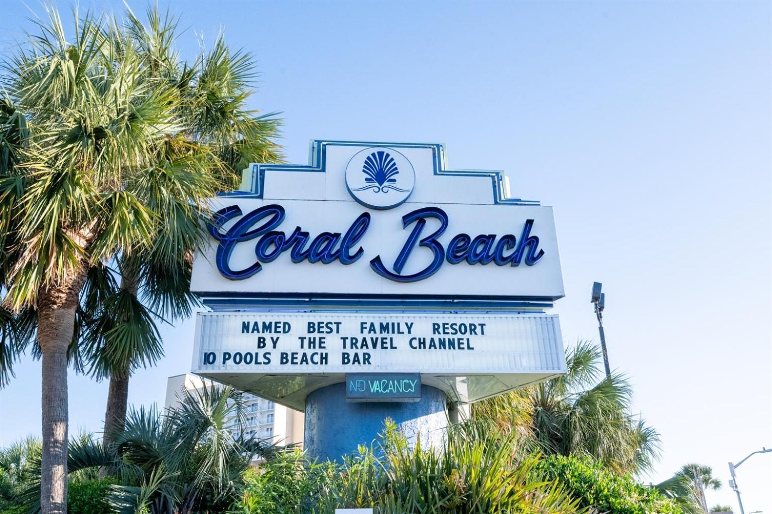 Oceanfront 1br With Heated Pools, Coral *
