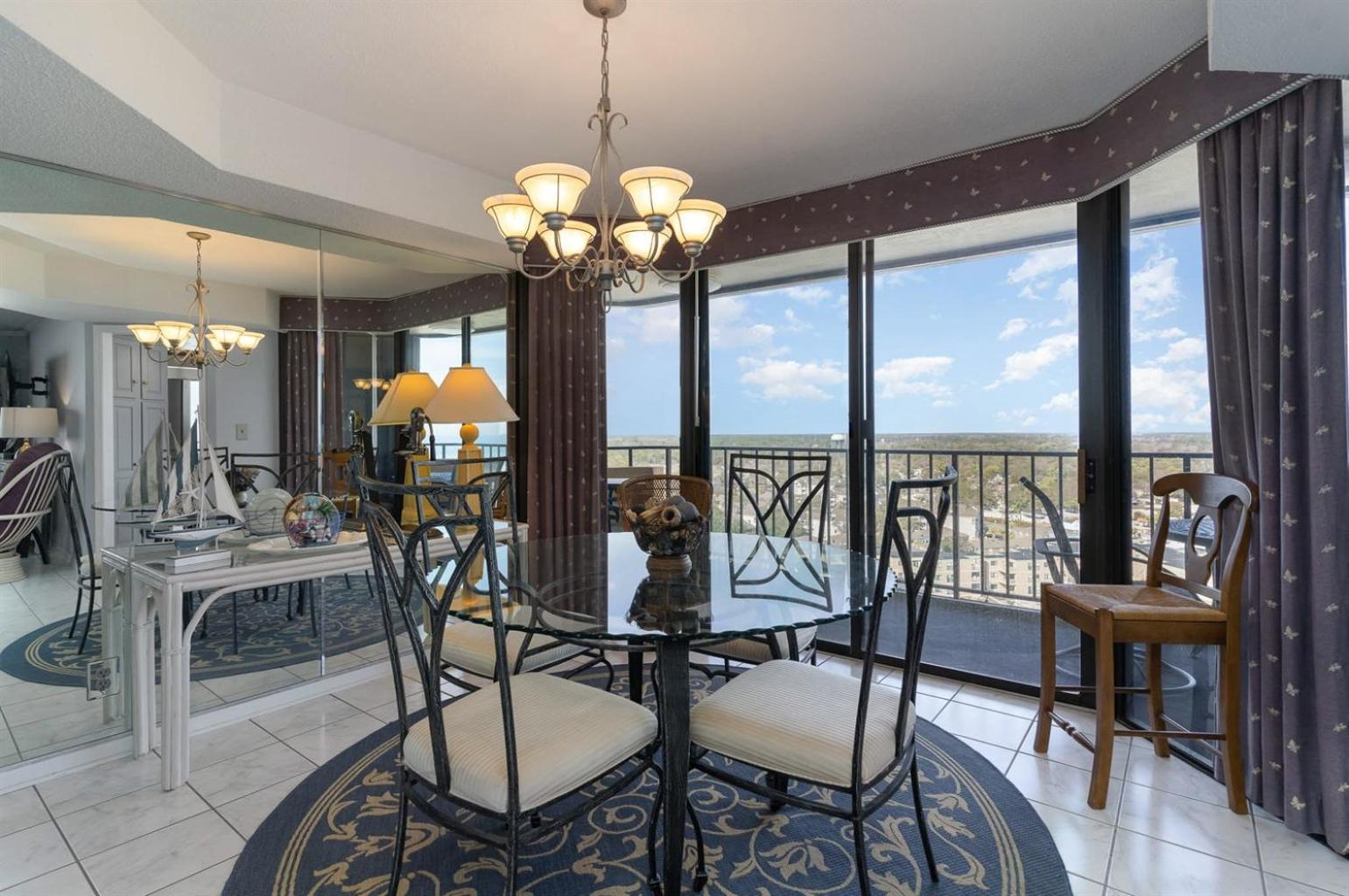 Holiday home Newly Updated, Exclusive Condo, Spectacular Views!