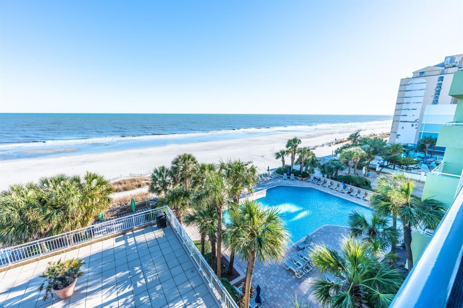Holiday home Oceanfront 1br With Heated Pools, Coral *