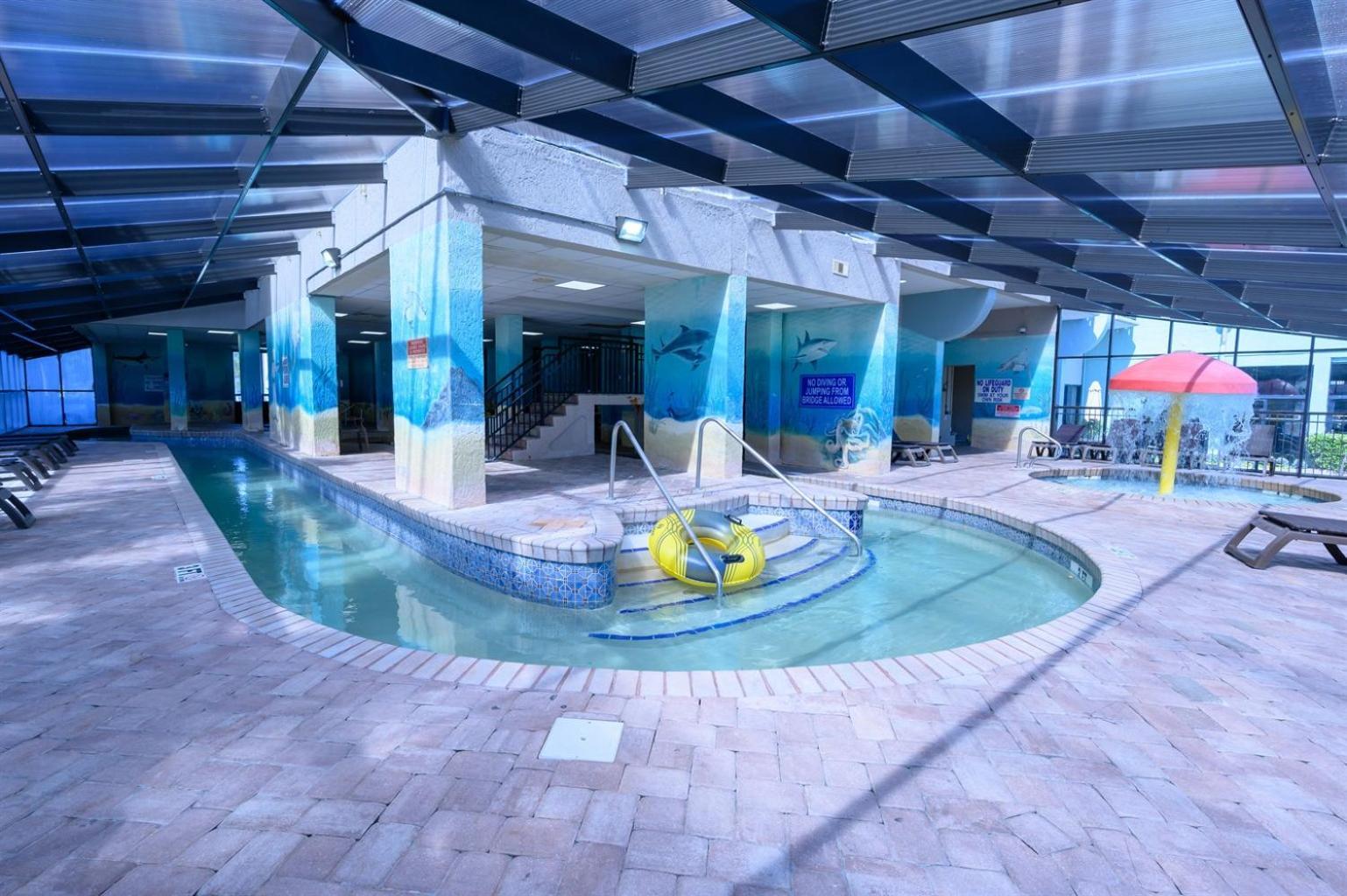 Newly Renovated, Oceanfront, Pools,fantastic View! Holiday home *