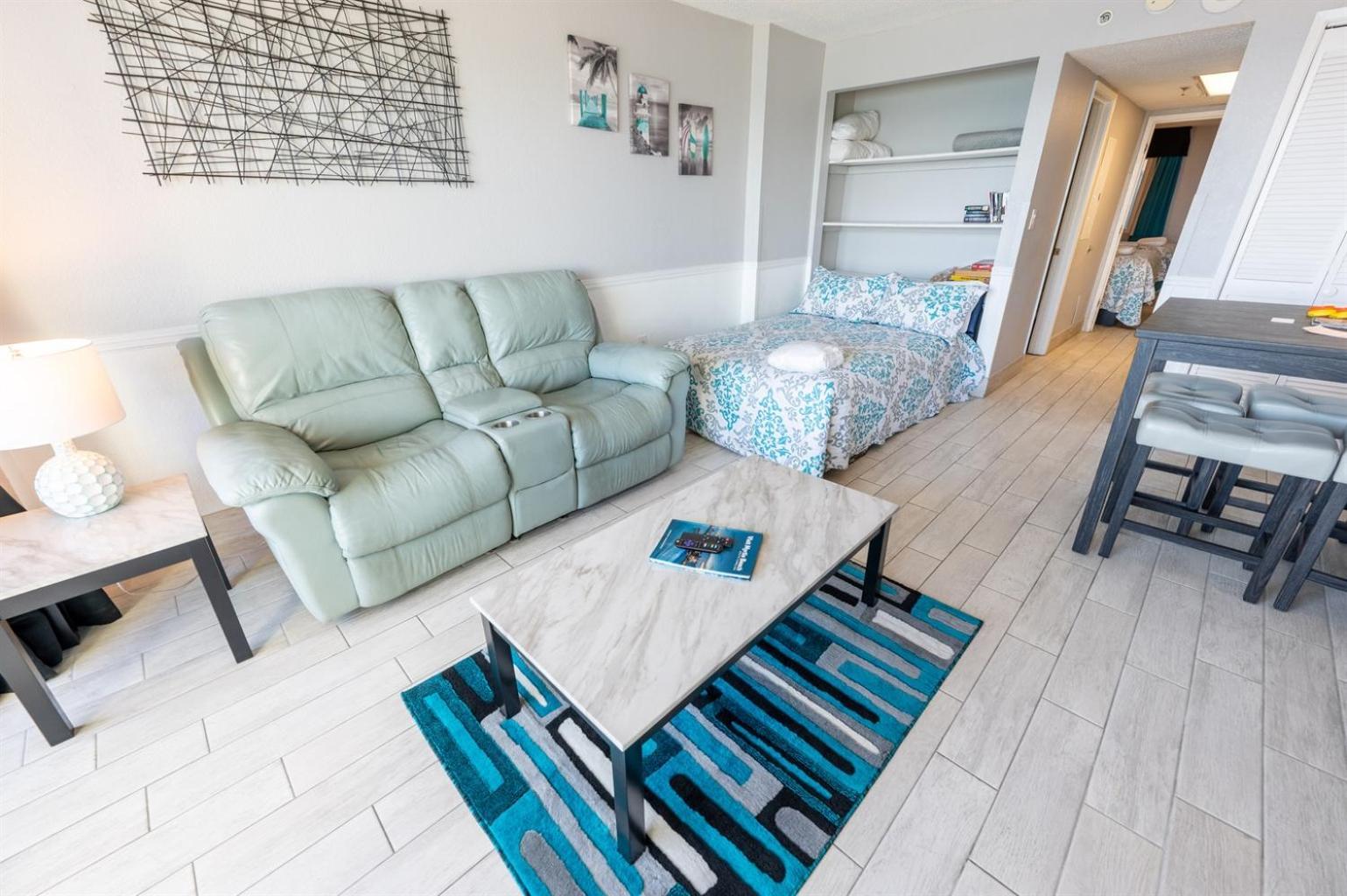 Holiday home Newly Renovated, Oceanfront, Pools,fantastic View! *