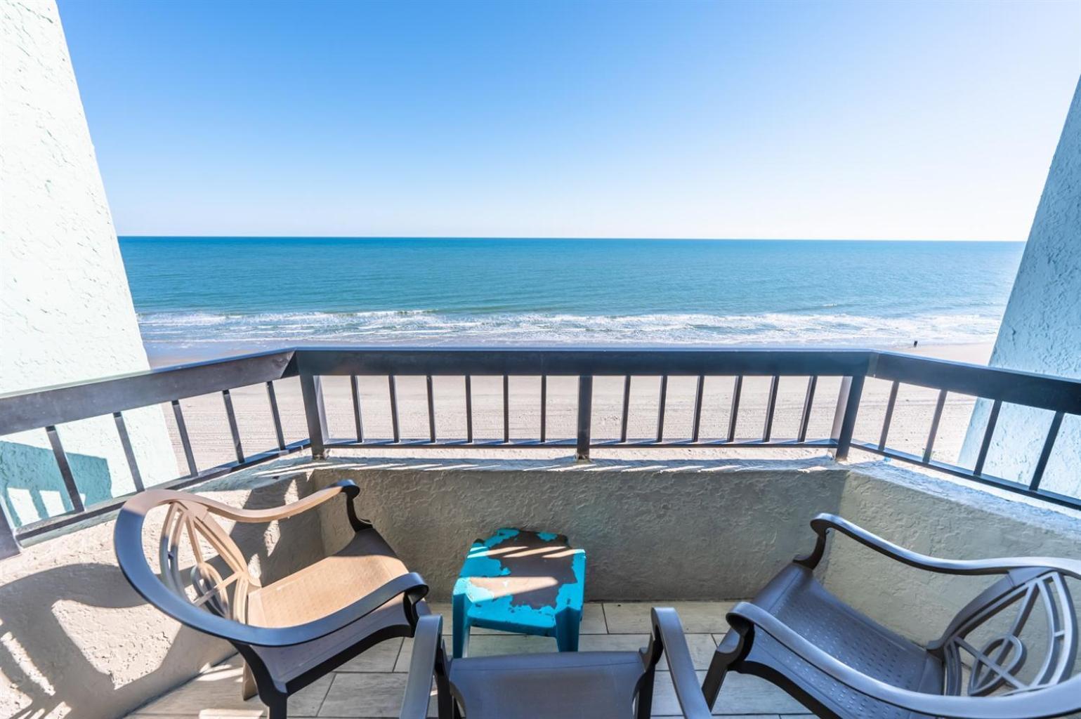 Newly Renovated, Oceanfront, Pools,fantastic View!