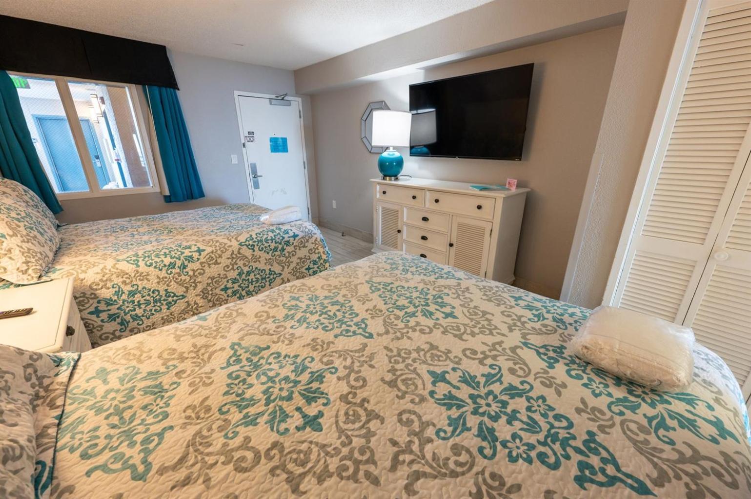 Newly Renovated, Oceanfront, Pools,fantastic View! *