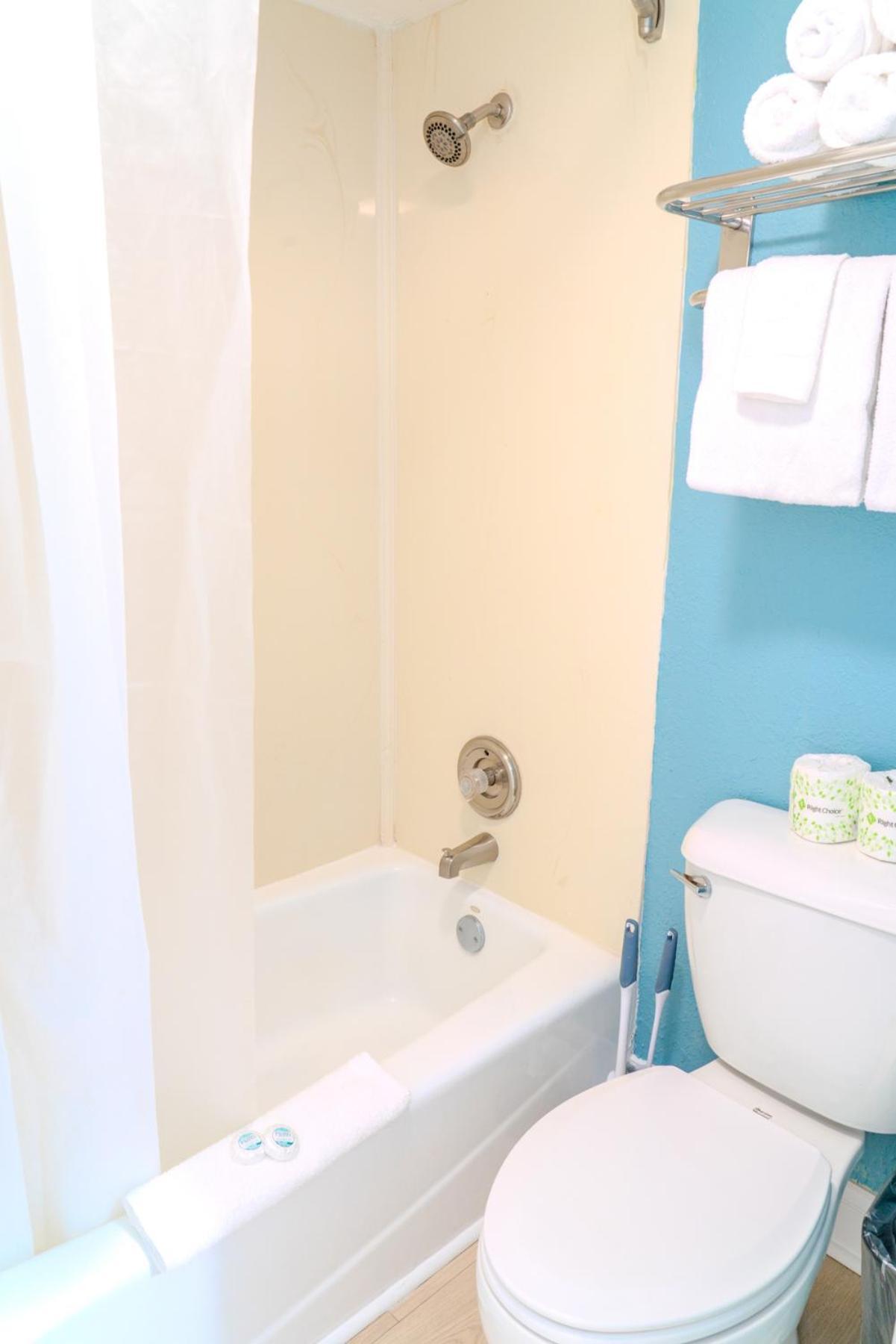 Direct Oceanfront 1 Bedroom Suite! Schooner At Compass Cove 335- Sleeps 4! Holiday home Myrtle Beach