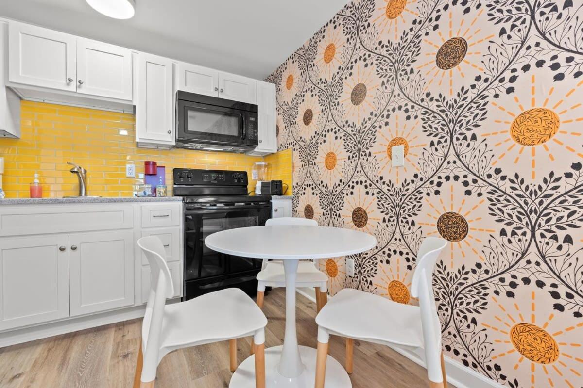 Apartment Treehouse Walk To Pet-friendly 303 Myrtle Beach