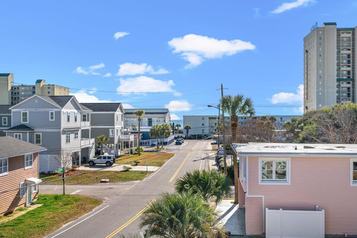 Apartment Treehouse Walk To Pet-friendly 301 Myrtle Beach