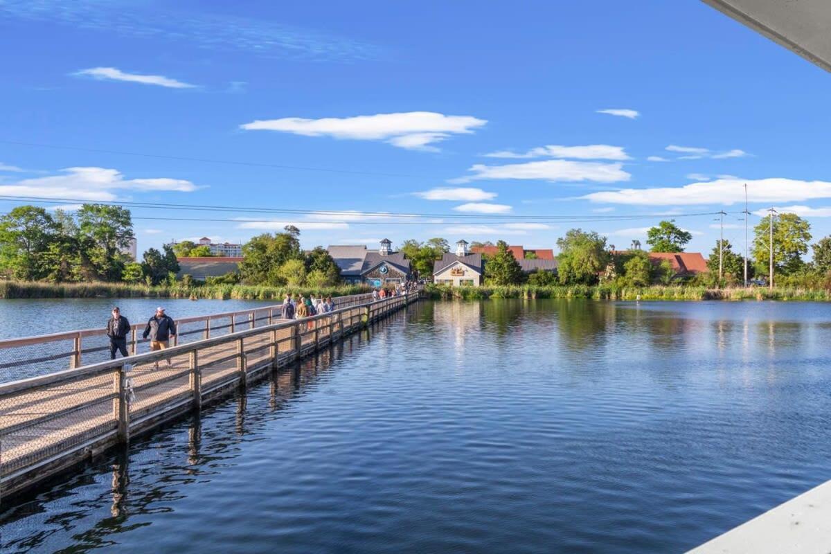 Apartment Treehouse Walk To Pet-friendly 305 Myrtle Beach